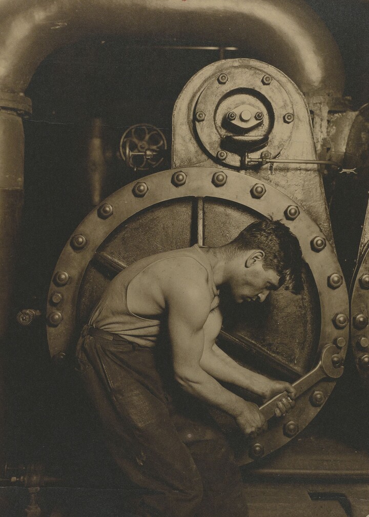 Lewis Wickes Hine (1874–1940), Steamfitter, 1921, Gelatin silver print